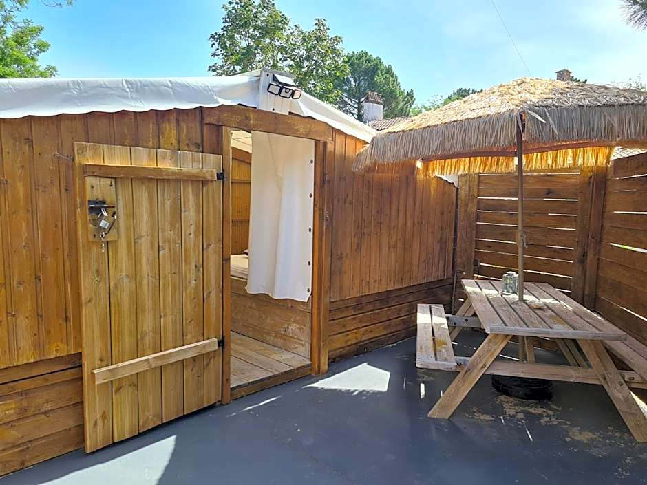 Gîte insolite vue sur le ciel étoilé , cuisine, salle d eau, 2 chambres , proche du zoo de La Palmyre