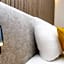 Hotel TwentyFour Living