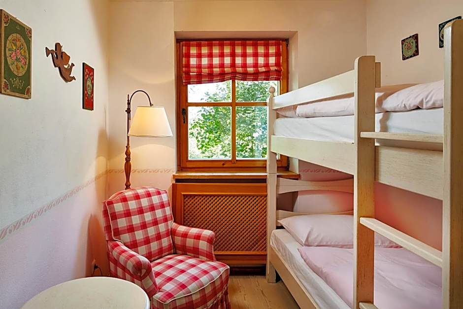 Landsitz Römerhof - Hotel Apartments