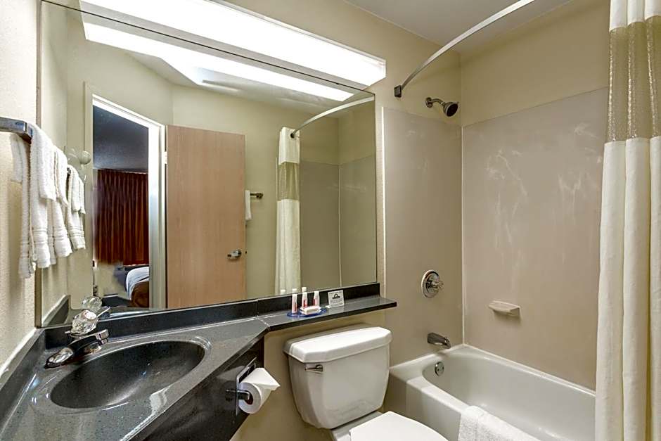 Days Inn by Wyndham Florence Cincinnati Area