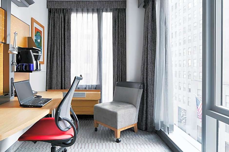 The Jewel, a Club Quarters Hotel, Opposite Rockefeller Center