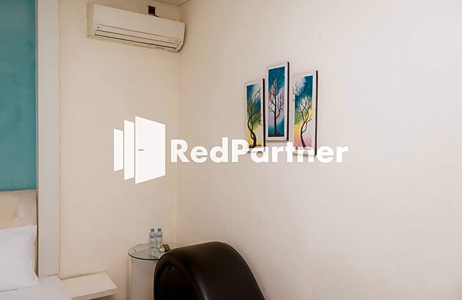 Pits Hotel Mitra RedDoorz near Atom Mall