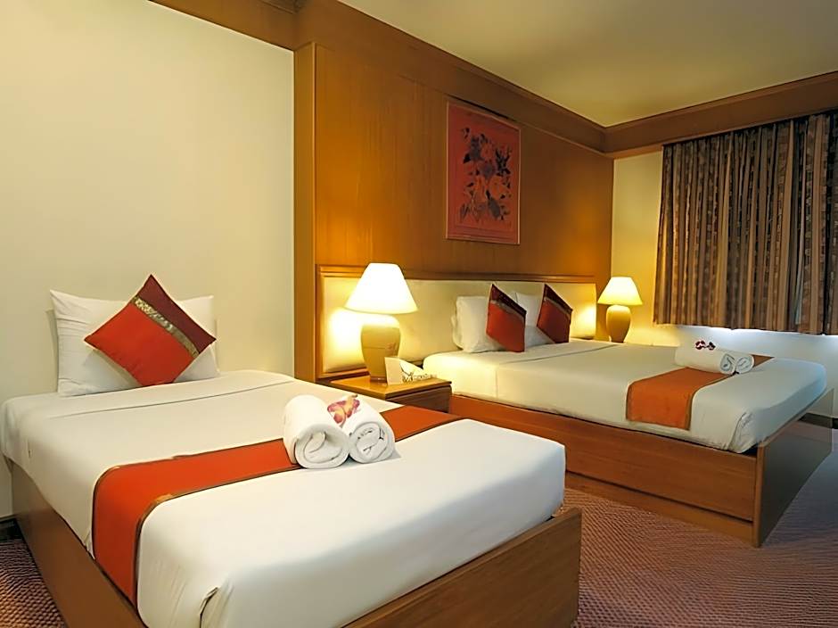 Silom Avenue Inn Hotel