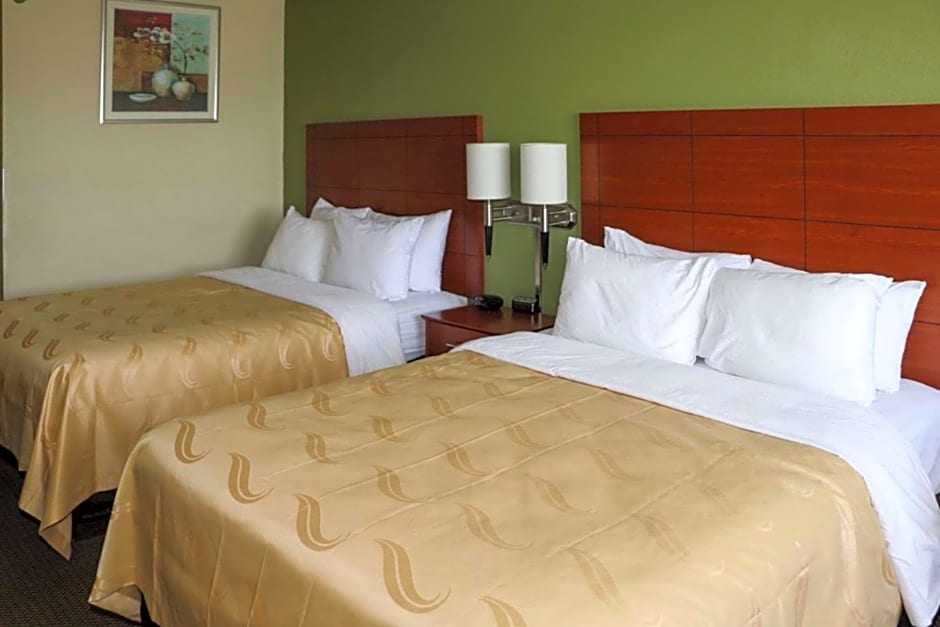 Quality Inn East Evansville