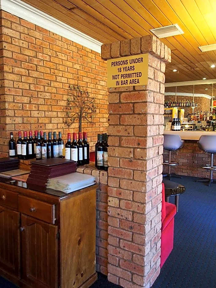 Cobar Town & Country Motor Inn