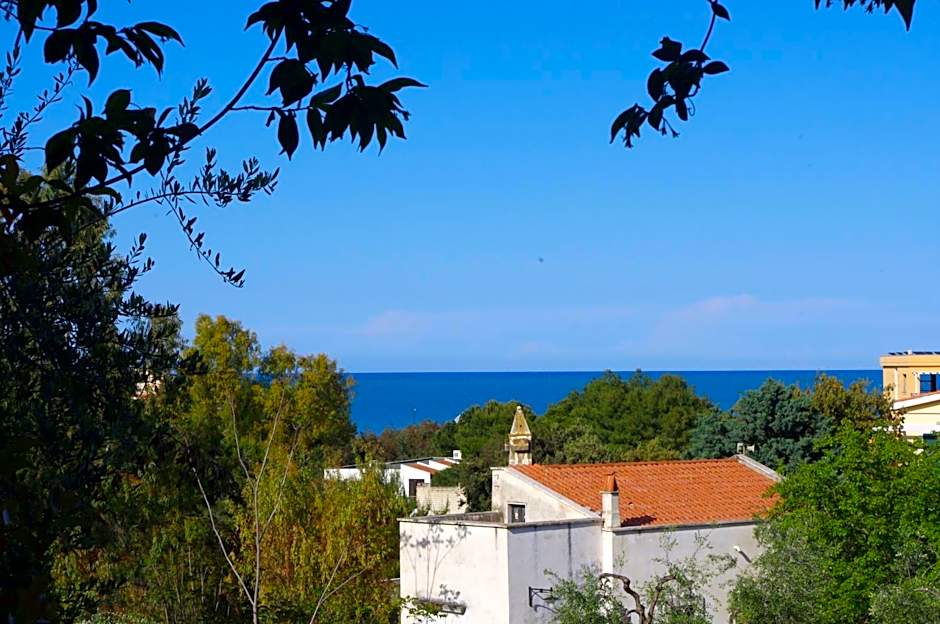 Baia Degli Aranci Suite & Apartments