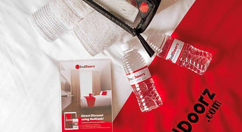 RedDoorz Plus @ Jalan Letda Sujono Medan 2