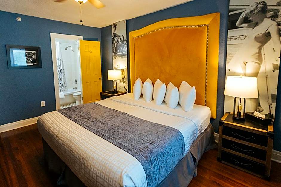 Hollander Hotel - Downtown St. Petersburg