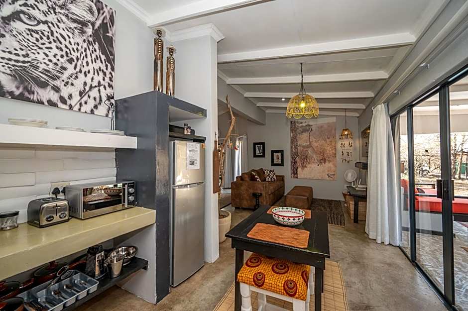 Foxy Crocodile Bush Lodge & Kruger Safari's - No Loadshedding