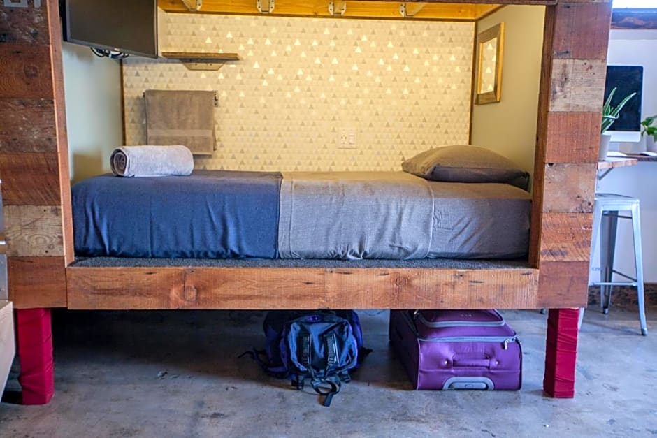 PodShare Los Feliz