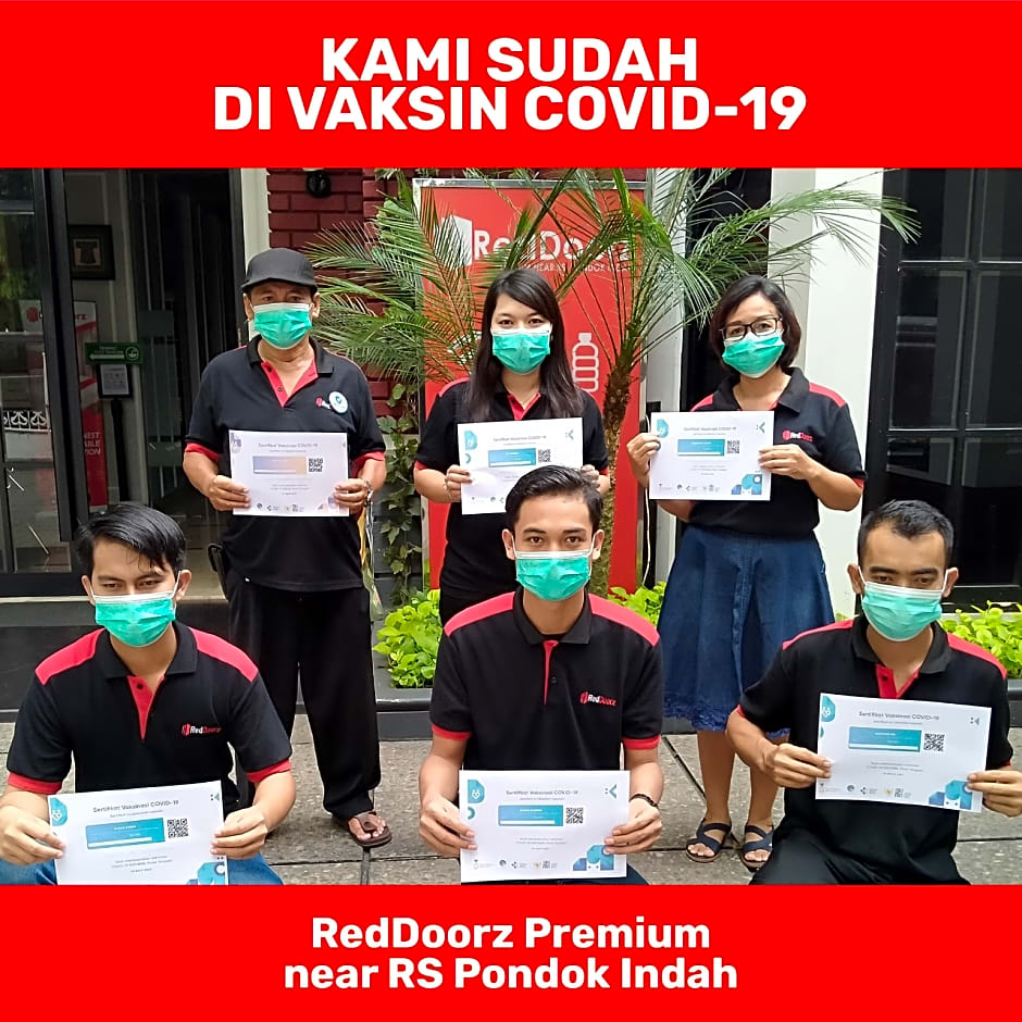 RedDoorz Premium near RS Pondok Indah La Maison