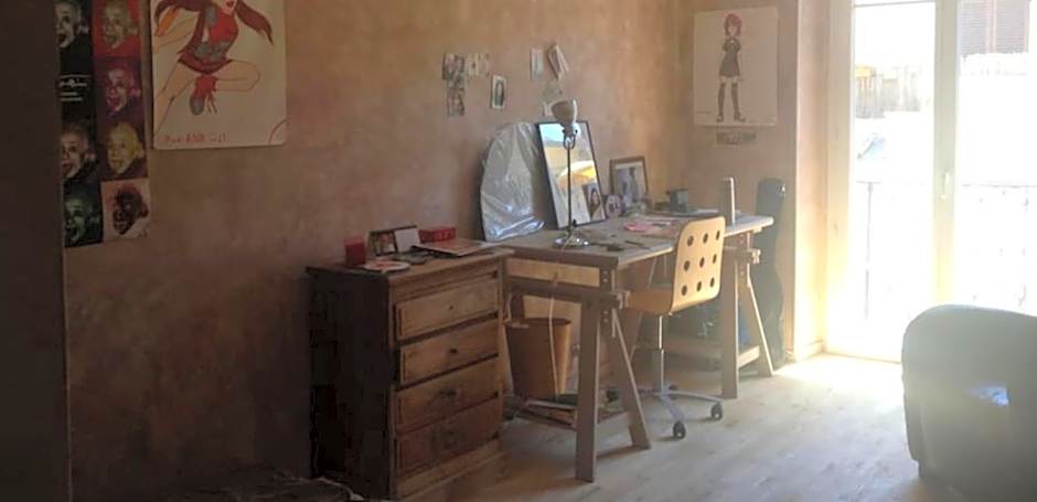 Great and light private room in the heart of Nice