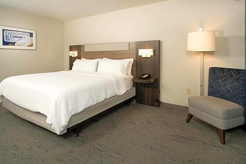 Holiday Inn Express Hotel & Suites St Charles By IHG