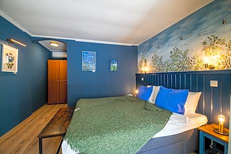 Deluxe Double Room with Shower