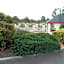 McNevins Warwick Motel