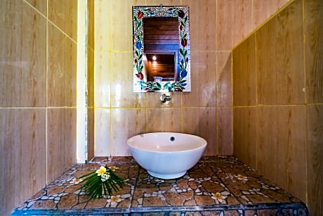 DELUXE BUNGALOW WITH GARDEN VIEW