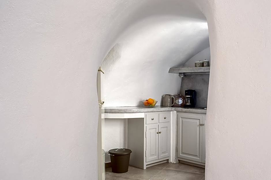 Ianthe Apartments & Villa