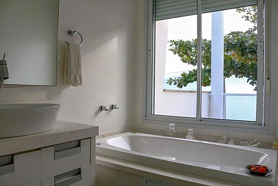 Charme, pôr do sol, praia privada. Exclusividade.