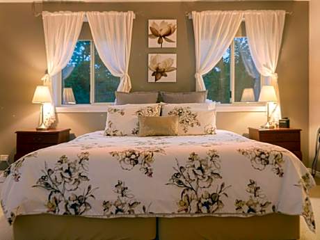 Deluxe King or Twin Room