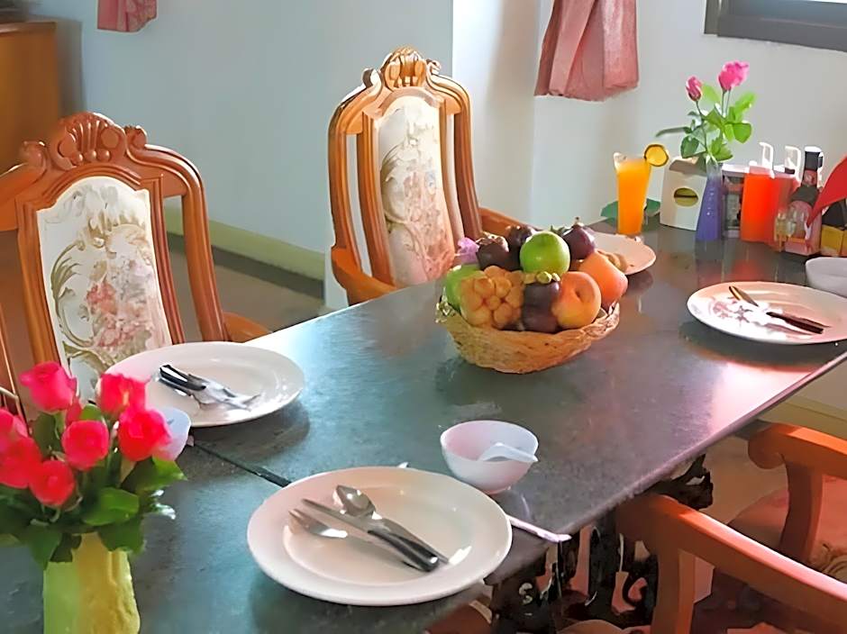 OYO 75466 13 Coins Bang Yai Hotel