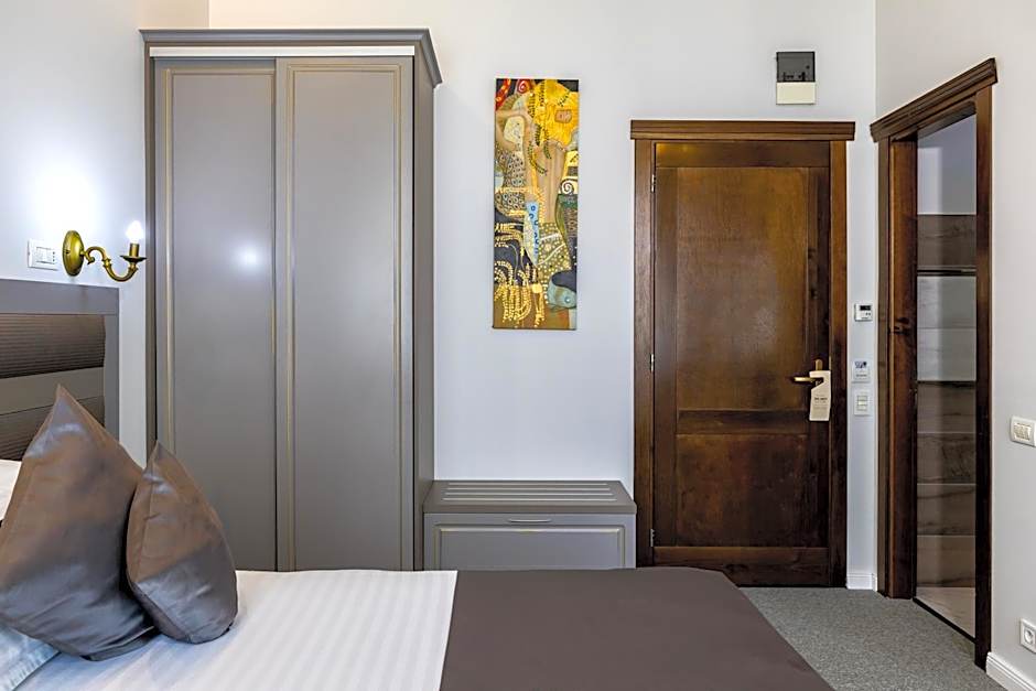 La Strada Boutique Villa