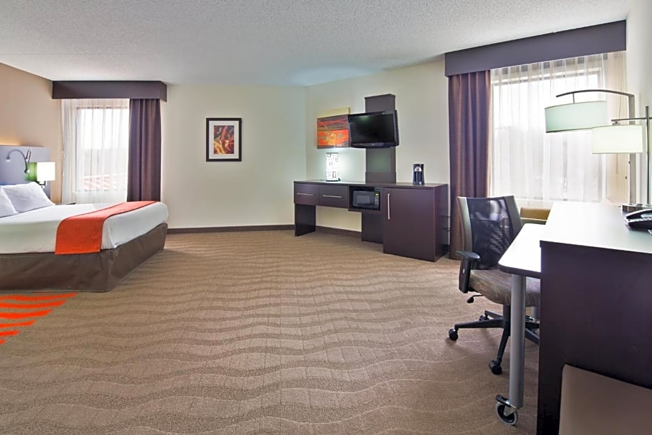 Holiday Inn Express Harrisburg Ne