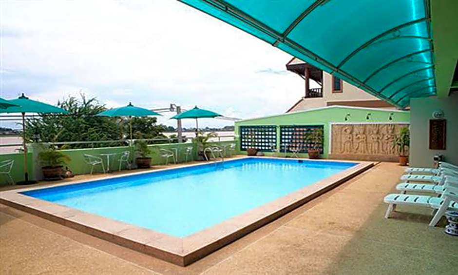 Vansana Riverside Hotel