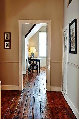 One-Bedroom Family Apartment