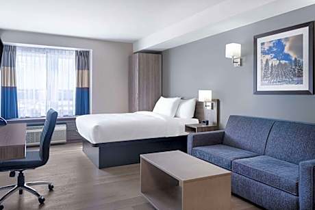 Queen Studio Suite - Non-Smoking