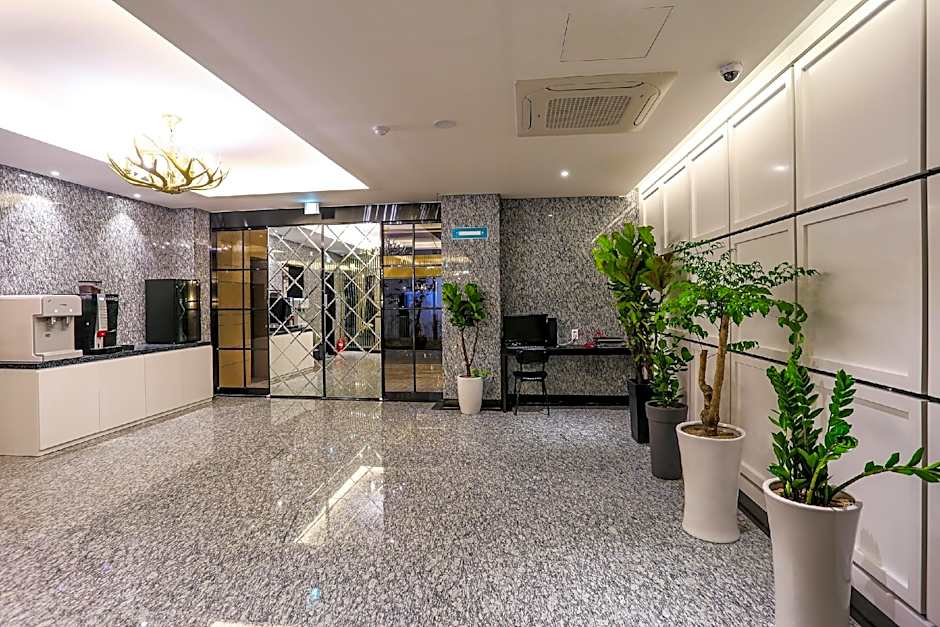 Jeonju Mari Hotel Park Store