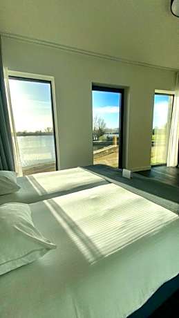 Twin Room with Lake View