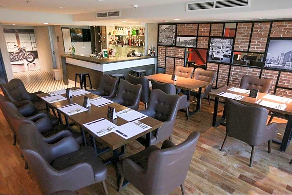 The B Hotel Quezon City (Multi Use Facility)