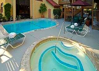 California Inn and Suites Bakersfield