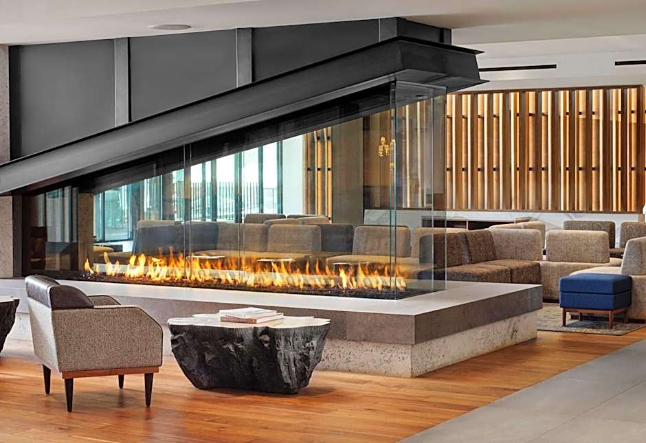 Hotel Alpenrock Breckenridge, Curio Collection by Hilton