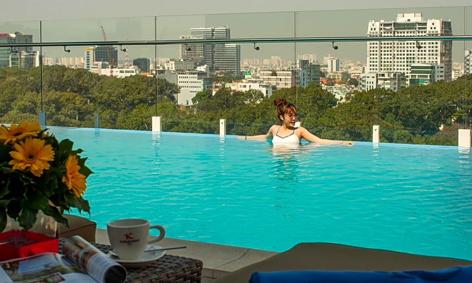 Central Palace Hotel