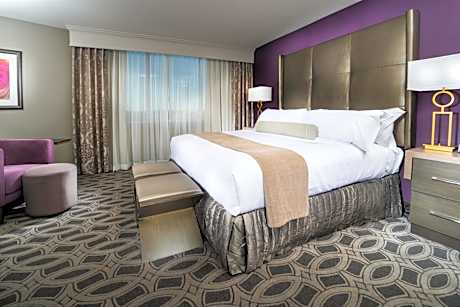 Standard King Room with Accessible Tub - Mobility Access