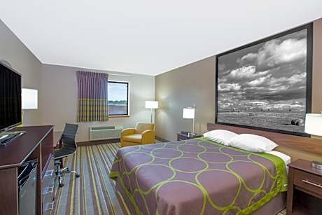 1 King Bed Room, Non-Smoking