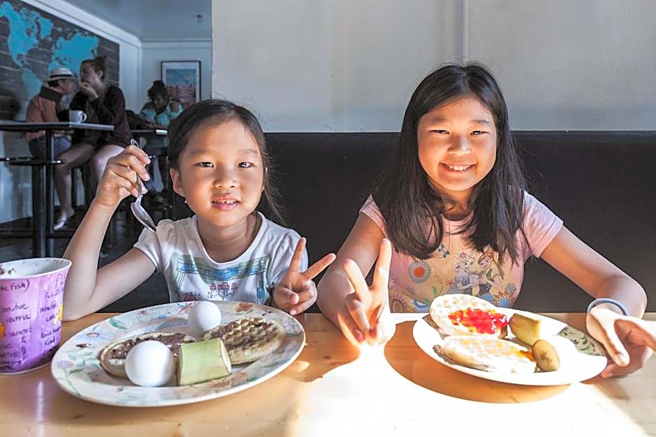 Ocean Island Inn | Backpackers | Suites