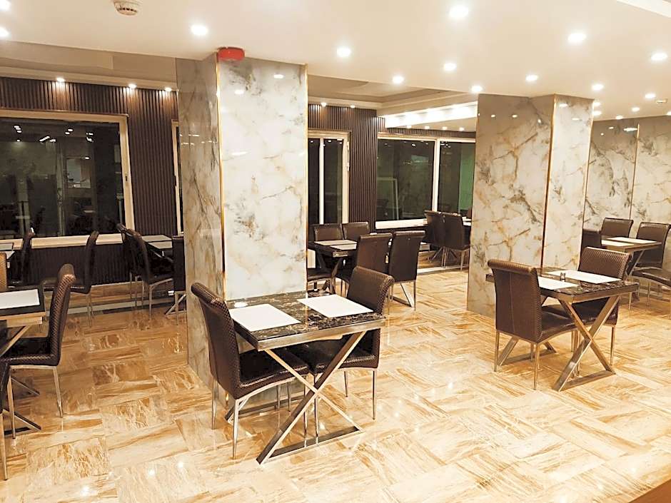 Golden Hotel