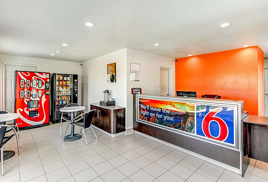 Motel 6 Waco - Lacy Lakeview