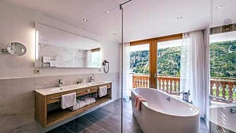 Suite with Mountain View