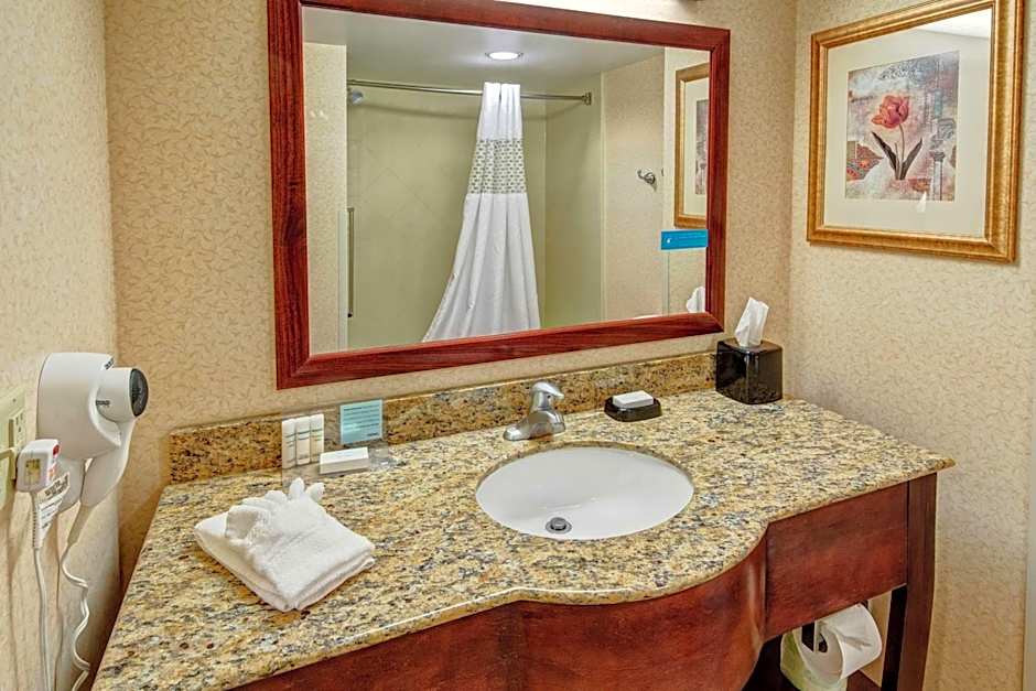 Hampton Inn By Hilton Cambridge, OH
