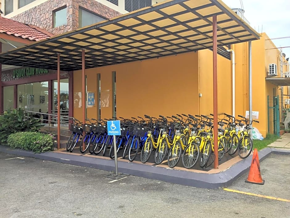 D savoy @ Famosa by MR