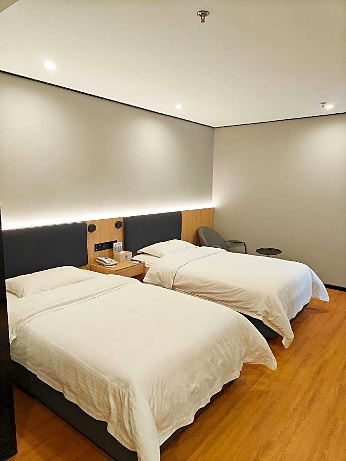 GreenTree Inn Jiaxing Zhapu jiulong Mountain Express Hotel