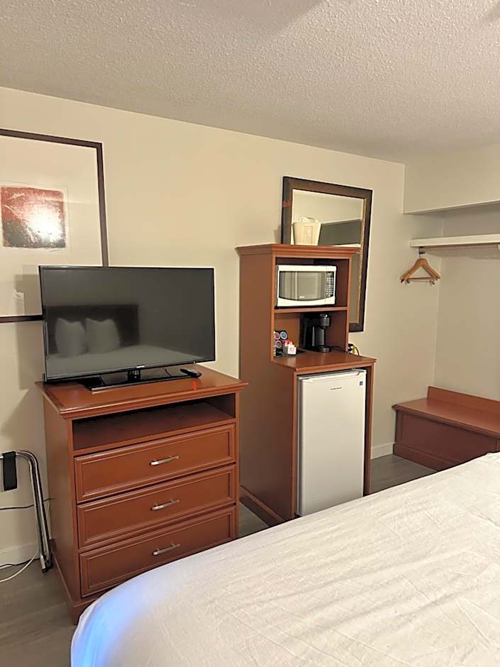 Travelodge by Wyndham Langley City