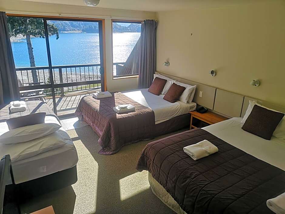 Hawea Hotel