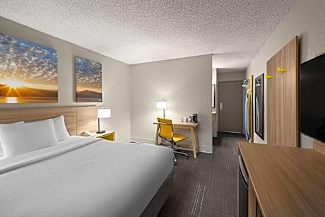 King Room - Non-Smoking