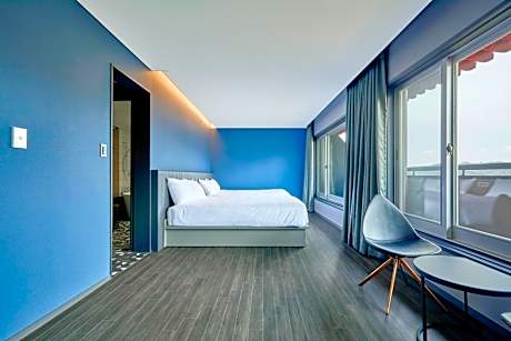 Executive Super Twin