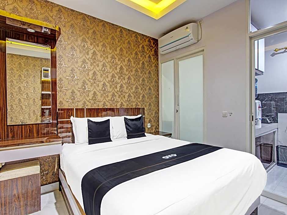 Collection O 90253 DHelomi