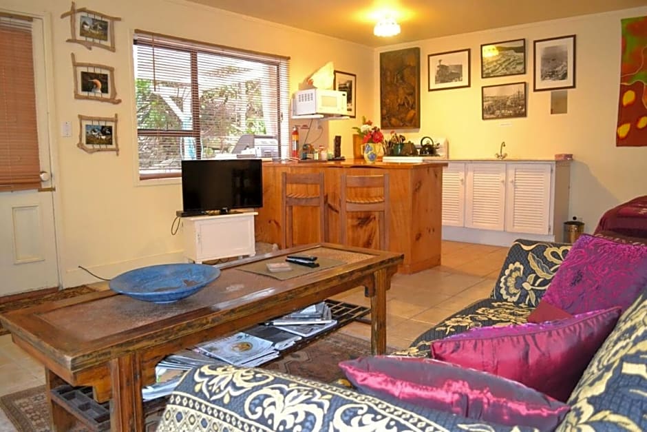 Great Barrier Oasis Lodge